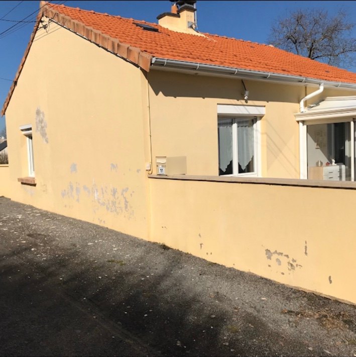 Façade de maison avant ravalement