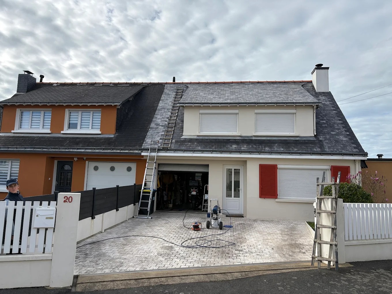 Maison avec couverture en ardoise